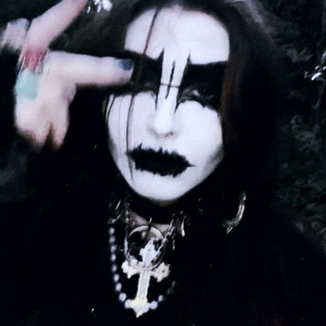 Corpse Paint Aesthetic, Metal Rock Aesthetic, Metal Face Paint, Metal Head Makeup, Corpse Paint Ideas, Black Metal Makeup, Corpse Paint Black Metal, Black Metal Icon, Black Metal Corpse Paint