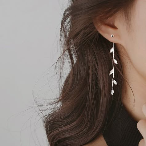 ✨Looking for that perfect, elegant piece of jewelry? You're in the right place. ✨This is a great product to wear to any formal event. ✨The tassel earrings are crafted with care and will last a lifetime! ✨Flirty, feminine earrings for every woman. ✨These will never get old, and you'll always find new ways to wear them. ✨The long tassel design is breezy, delicate, and very pretty. — Leaf Earring, Willow Leaf, Long Tassel Earrings, Jewelry Accessories Ideas, Tassel Drop Earrings, Classy Jewelry, Fancy Jewellery, Fancy Jewelry, Girly Jewelry