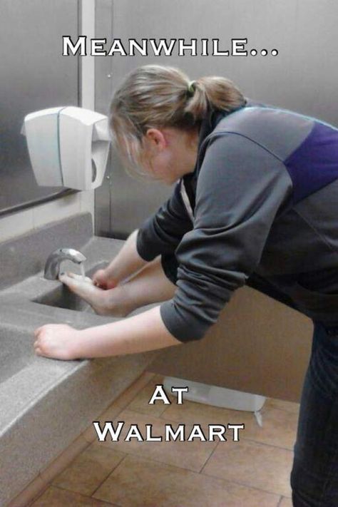 33 Bathroom Fails That Can’t Be Unseen Meanwhile In Walmart, Funny Walmart Pictures, Walmart Pictures, Walmart Funny, Funny People Pictures, Funny Post, Wal Mart, Funny Love, Funny Pics