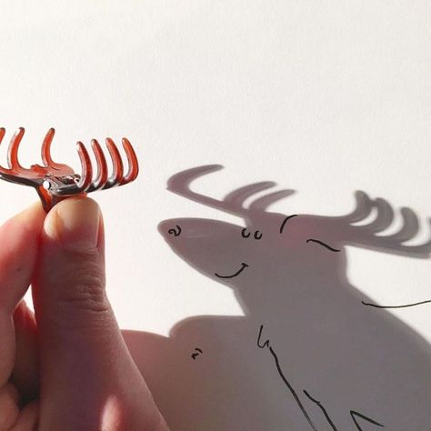 A Belgian Artist Uses Shadows to Bring Objects to Life With Strokes of Genius Light And Shadow Photography, Fun Doodles, Drawing Photo, Shadow Photography, Shadow Art, Conceptual Photography, Photography Illustration, Cats Illustration, Illustration Drawing