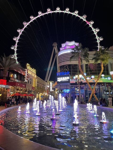 Las Vegas Planet Hollywood, Vegas Roller Coaster, Vacation Las Vegas, High Roller Las Vegas, Las Vegas Outfit Ideas, Linq Las Vegas, Linq Promenade, Vegas Outfit Ideas, Strip Las Vegas