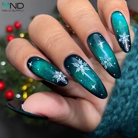 Green Christmas Nails, Festive Nail Art, Holiday Nail, Christmas Nail Art Designs, Winter Nail Art, Festival Nails, Xmas Nails, Christmas Nail Designs, Nail Art Ideas