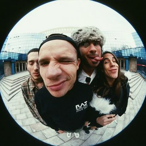 Fisheye Photography, Band Photoshoot, John Frusciante, Anthony Kiedis, Photographie Portrait Inspiration, Fish Eye Lens, Hottest Chili Pepper, Chilli Pepper, I'm With The Band