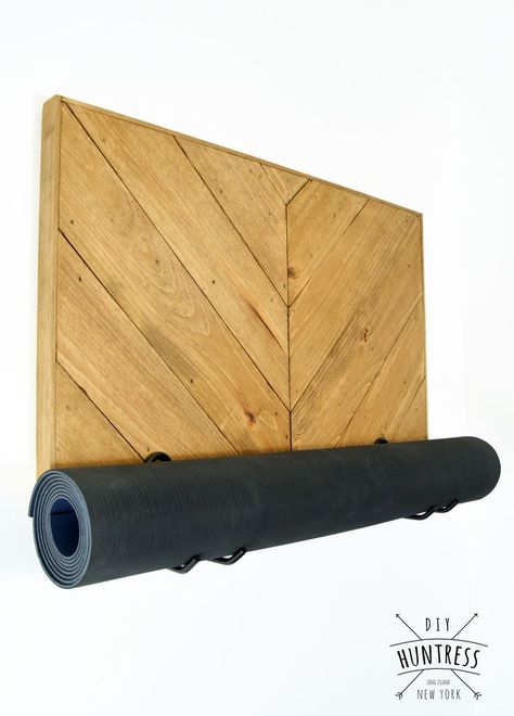 DIY Wooden Yoga Mat Rack & RYOBI Power Tools Giveaway#diyprojects #diyideas #diyinspiration #diycrafts #diytutorial Diy Yoga Mat Holder, Yoga Mat Diy, Yoga Mat Rack, Diy Scrap Wood Projects, Scrap Wood Diy, Diy Yoga Mat, Ryobi Power Tools, Diy Scrap Wood, Diy Giveaway