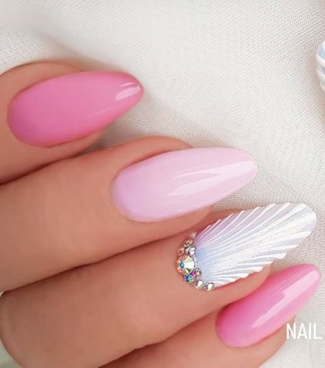 Summer Sea Nails 2023, Mermaid Nail Art Easy, Sea Shells Nail Art, Best Beach Nails, Sea Shell Nails Designs, Beach Shell Nails, Summer Pink Nails Design, Shell Nails Seashells, Summer Nails Shell