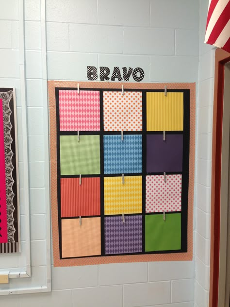 My 4th grade classroom- I like the idea to use clothespins. Makes it easy to change Primary School Hall Displays, Bravo Board, Scrapbook Sheets, Baseball Scrapbook, Paper Display, Brag Board, School Hall, 4th Grade Ela, Classroom Board