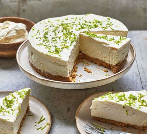 Lime Cheesecake Recipes, Citrus Cheesecake, Lime Cheesecake No Bake, Lush Recipes, Cheesecake Lovers, Lime Cheesecake, Lime Recipes, Caramel Cheesecake, Cherry Cheesecake