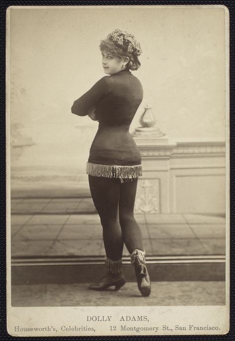 Actress Dolly Adams. Effective use of a corset. Burlesque Vintage, Vintage Burlesque, Portrait Vintage, Exotic Dance, Photo Vintage, Naha, Old Fashion, Edwardian Era, Vintage Portraits