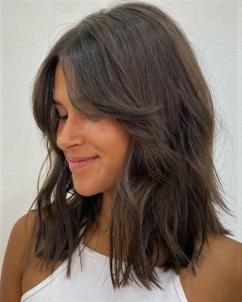 17 Stylish Short Fall Haircuts for 2023 Haircut Inspo, Bangs With Medium Hair, Lob Haircut, Hair Thickening, Mid Length Hair, Volume Hair, Medium Hair Cuts, Shoulder Length Hair, Haircut Ideas