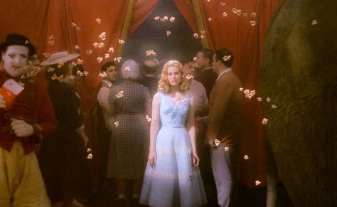 Old Movie Stills, Big Fish Aesthetic, Witch Ren Faire, Movie Scene Painting, Big Fish Movie, Town Video, Tim Burton Vibes, Alison Lohman, List Of Movies