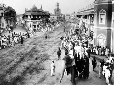 Nizam's procession in Old Hyderabad, taken in 1880s Old India, Elephant India, Indian Photos, Arunachal Pradesh, History Of India, Vintage India, India People, British Empire, Srinagar