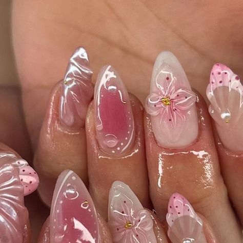 Cute Pink Nails With Flowers, Nail Gel X Ideas, Simple Nail Flower, Light Pink Floral Nails, Nails Inspiration Flowers, Nail Set Up, Pretty Nails For Spring, Cute Nails For Vacation, Pink White Nail Designs