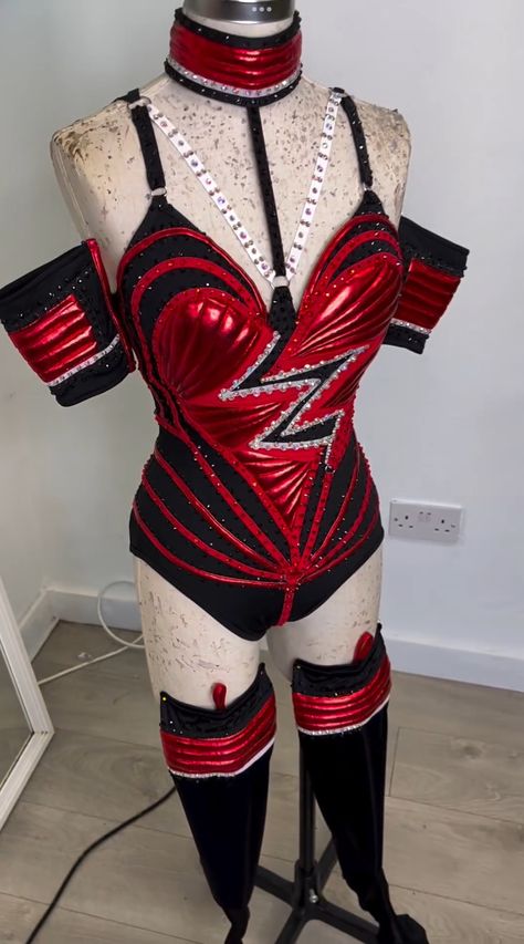 Acrobat Clothes, Wrestling Outfit Ideas, Wwe Female Wrestlers Outfits, Wrestling Gear Women, Wrestling Gear Women Ideas, Wrestling Outfits Womens, Wrestler Outfit, Wwe Ring Gear, Pro Wrestling Gear