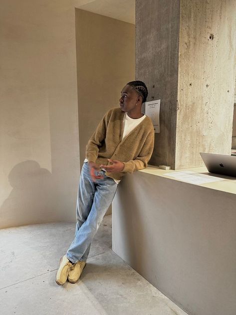 Stussy Cardigan Outfit, Cardigan Outfit Men Streetwear, Brown Clarks Outfit Men, Cardigan Men Outfit Street Styles, Brown Cardigan Outfit Men, Clarks Wallabees Men Outfit Mens Fashion, Clarks Men Outfit, Cardigan Outfit Men Street Styles, Stussy Outfit Men