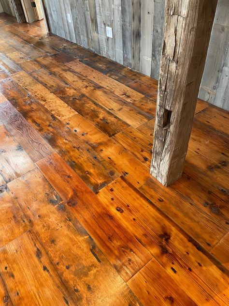 Engineered wide plank reclaimed flooring Rustic Flooring Ideas Living Room, Distressed Wood Flooring, Burnt Wood Floors, Wood Block Floor, Rustic Flooring Ideas, Farmhouse Wood Floors, Funky Flooring, Burnt Plywood Floor, Wood Floor Patterns