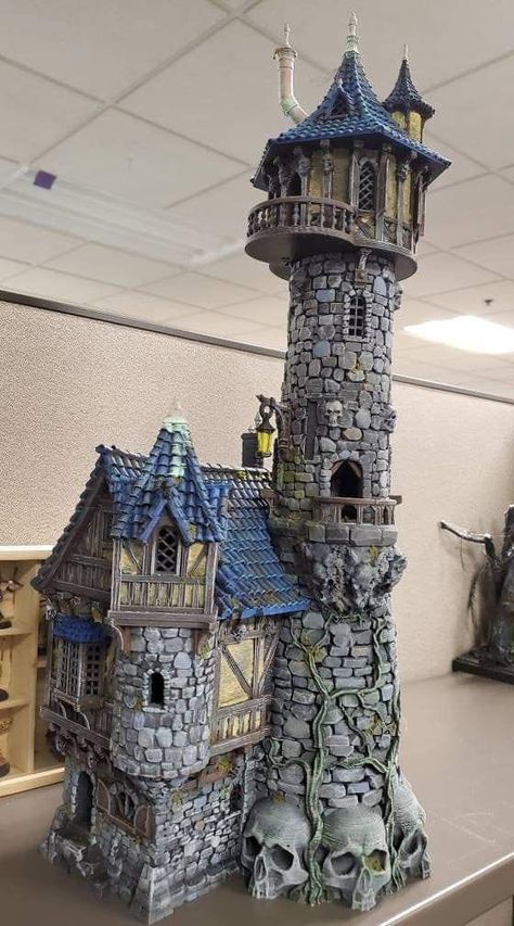 Castle Miniature, Fairy Garden Castle, Model Castle, Fairy House Crafts, Fairy Castle, Warhammer Terrain, Fairy House Diy, Tanah Liat, Halloween Village