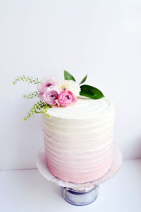 pink ombre flower cake Pink Wedding Cakes, Lucky Charms Cake, Cake With Flowers, Pink Wedding Cake, Wedding Cake Inspiration, Floral Cake, Drip Cakes, Fancy Cakes, Food Cakes