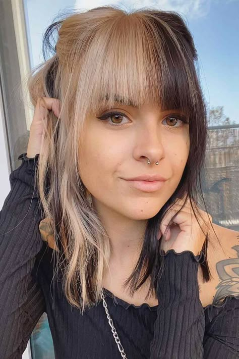 Two Tone Hair Color Ideas Underneath, Hair Color For Frizzy Hair, Hair Color With Bangs Ideas, Color Block Hair Ideas Short, Simple Floral Sleeve Tattoo, Two Toned Hair Bangs, Whispy Front Bangs Money Piece, Two Tone Hair With Bangs, Trendy Hair Color Ideas 2023