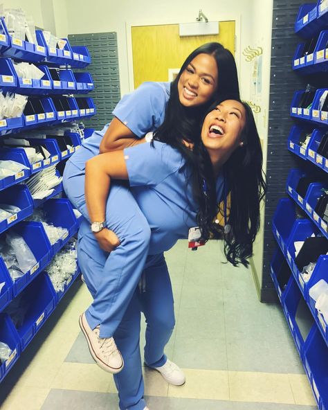 Nurse Pics, Female Nurse, Nursing Goals, Nursing Motivation, Life Goals Future, Nurse Aesthetic, Nursing School Graduation, Nursing Career, Future Nurse