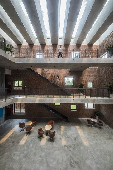 Gallery of Viettel Academy Educational Center / VTN Architects - 5 Vtn Architects, Concrete Pathway, Concrete Roof, Steel Columns, Brick Architecture, Exposed Concrete, Brick Facade, Hanoi Vietnam, Ground Floor Plan