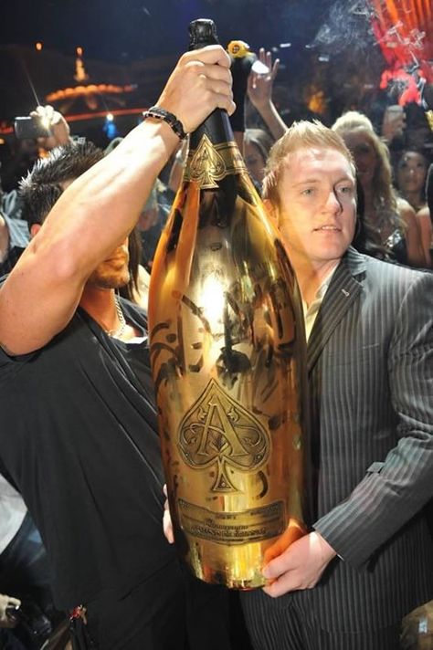 Most Expensive Wine, Don Perignon, Expensive Champagne, Armand De Brignac, Luxury Drinks, Cain Velasquez, Luxury Champagne, Alcohol Spirits, Champagne Brands