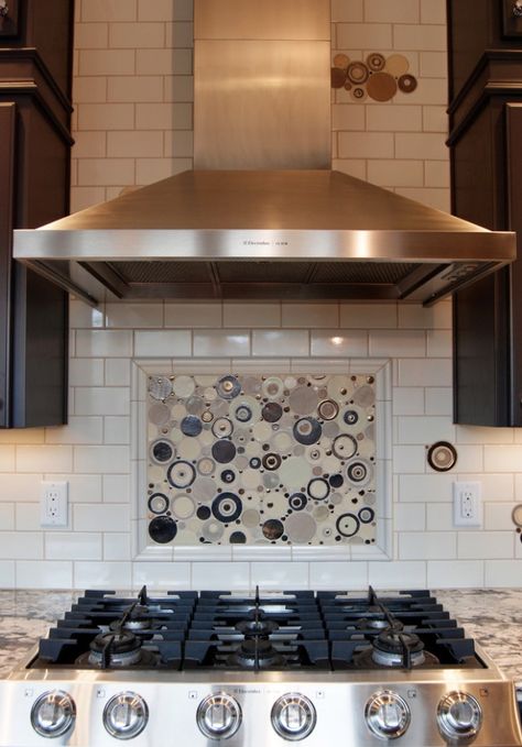 Love the evil eye Backsplash Trends, Kitchen Backsplash Trends, Mosaic Tile Backsplash Kitchen, Trendy Kitchen Tile, Trendy Kitchen Backsplash, Bowl Sinks, Stove Backsplash, Unique Kitchen Backsplash, Mosaic Backsplash Kitchen