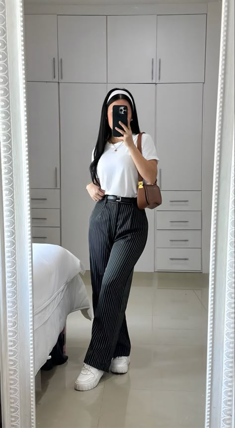 Cute Professional Outfits, Office Fits, Casual Work Outfits Women, Casual Outfits For Work, Professional Outfits Women, Stylish Work Attire, Business Casual Outfits For Work, Work Fits, Casual Day Outfits