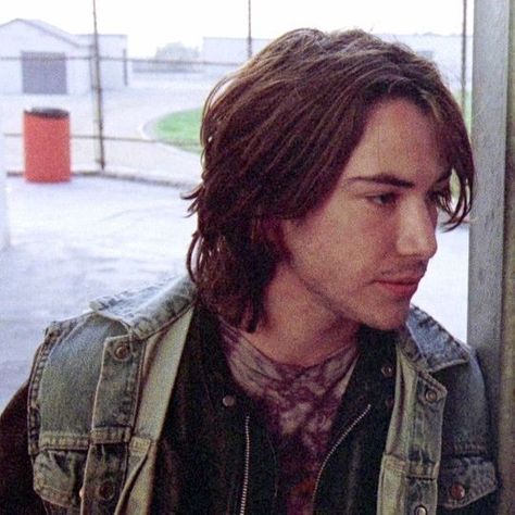 Keanu Reeves playing as Matt in the movie river's edge Young Keanu Reeves, Keanu Reeves Young, Rivers Edge, Keanu Reeves John Wick, Keanu Charles Reeves, River Edge, Funny Animal Quotes, Celebrity Travel, The Matrix