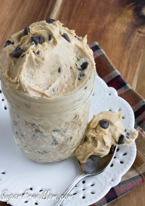 Low Sugar Dessert Recipes, Chocolate Chip Cookie Dough Dip, Weight Watcher Desserts, Cookie Dough Dip, Low Sugar Desserts, Sugar Free Cookies, Sugar Free Low Carb, Low Carb Dessert, Sugar Free Desserts