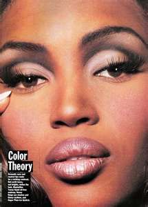 Naomi. Makeup by Kevyn Aucoin in the 90's. Cut crease + frosty lips 1990s Makeup, Basic Eye Makeup, Kevyn Aucoin Makeup, 90s Makeup Look, 1990 Style, Cher Bono, Billy B, Michael Thompson, 90s Glam