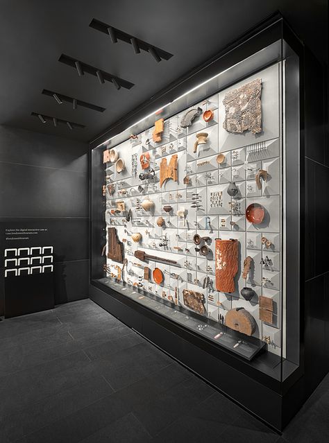 Gallery of Display Cases in Mithraeum Bloomberg Space - 3 Museum Display Cases, Museum Plan, Stand Feria, Museum Display, Modular Display, Museum Exhibition Design, Stone Facade, Space Projects, Museum Displays