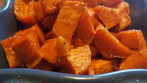 Baked Sweet Potatoes with Ginger and Honey Recipe - Allrecipes.com Honey Sweet Potatoes, Maple Glazed Sweet Potatoes, Southern Meals, Sweet Potato Seasoning, Glazed Sweet Potatoes, Sweet Potato Recipes Baked, Sweet Potatoes Recipe, Beautiful Recipes, Baked Sweet Potatoes