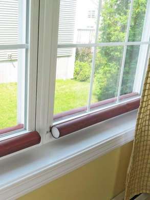 Window Jamb Ideas, Drafty Window Solutions Diy, Sealing Doors For Winter, Winterizing Windows, Insulating Your Home Tips, Home Heating Hacks Winter, Winter Window Coverings, Insulate Windows For Winter Diy, Winterize Windows