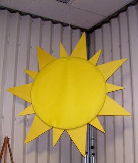 Paper Sun Decoration, Diy Sun For Classroom, Sun Party Decorations Diy, Sun Prop For Stage, Sun Hanging Decor, Diy Sun Decoration Party, Sun Diy Craft, Sun Classroom Decoration, Sun Bulletin Board Ideas