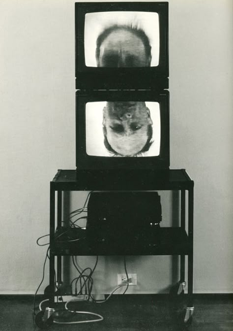 Nauman-Think Bruce Nauman, Nam June Paik, Photography Museum, New Media Art, Video Installation, Art Video, Sculpture Installation, Land Art, Conceptual Art