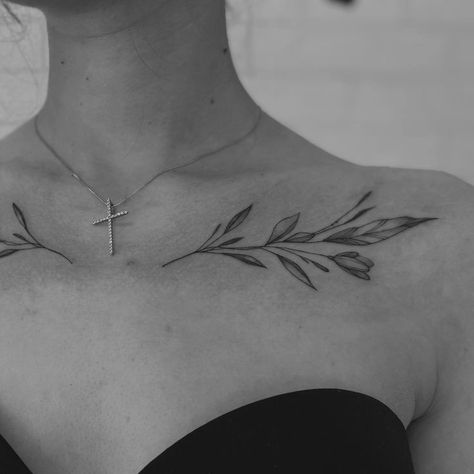 Tattoo Tattoo Between Shoulder Blades, Dainty Chest Tattoo Female, Dainty Chest Tattoo, Tattoo Leaves, Tats Ideas, Chest Tattoo Female, Tattoo Female, Elegant Tattoos, Chest Tattoo