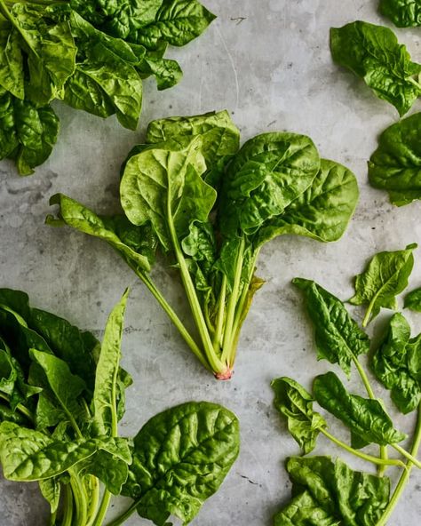 Here's what you need to know to make the most of this leafy green. READ MORE... Best Spinach Recipes, Spinach Lasagna Rolls, Spinach Benefits, Cruciferous Vegetables, Radish Greens, List Of Vegetables, Raw Spinach, Turnip Greens, Kinds Of Vegetables