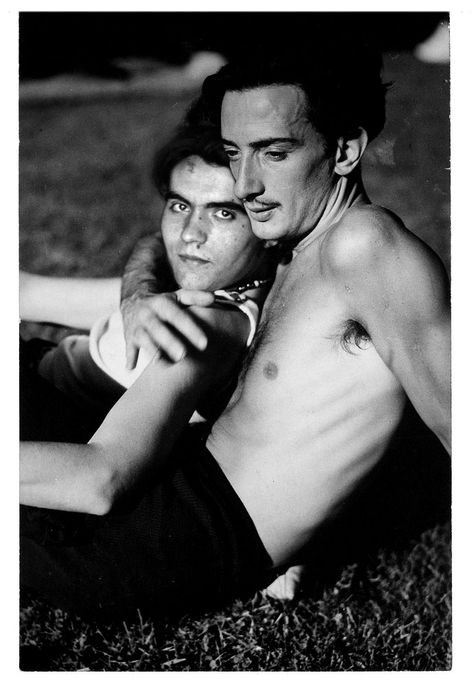 Federico García Lorca and Salvador Dalí ♥ Alberto Giacometti, Max Ernst, Famous Couples, Charles Darwin, Salvador Dali, Oscar Wilde, Famous Artists, Dali, Black And White Photography