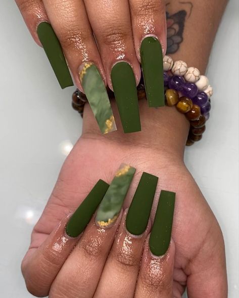 Ratchet Nails, Nails With Gold, Green Acrylic Nails, Nagel Tips, Green Nail, Simple Acrylic Nails, Long Acrylic Nails Coffin, Long Square Acrylic Nails, Bling Acrylic Nails