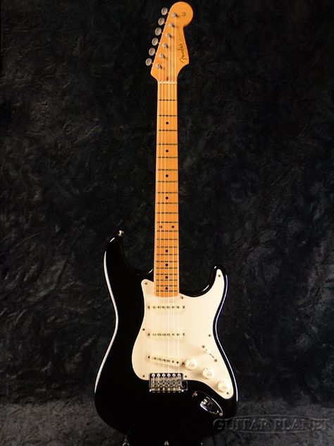 Black Stratocaster, Types Of Guitar, Guitar Pins, Fender Guitar, Guitar Lovers, Beautiful Guitars, Rock Legends, Fender Stratocaster