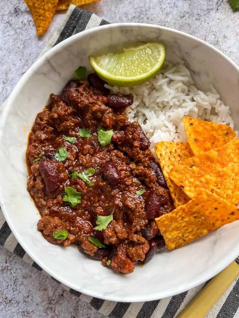 Chilli And Rice, Chilli Aesthetic, Chilli Toppings, Chilli Bowl, Healthy Chilli, Uni Meals, Chilli Con Carne Recipe, Carne Recipe, Con Carne Recipe