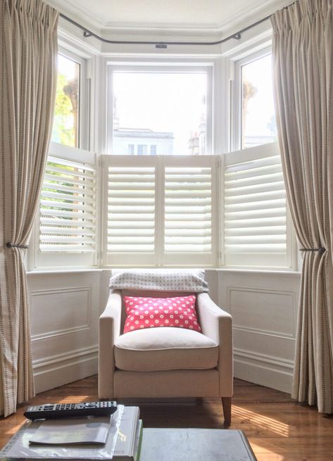 Bay Window Blinds And Curtains, Cafe Blinds Bay Window, Cafe Style Shutters With Curtains, Cafe Shutters With Curtains, Cafe Shutters Living Room, Shutters Interior Window Living Room, Bay Window With Shutters, Shutters And Curtains Together, Bay Window Shutters And Curtains