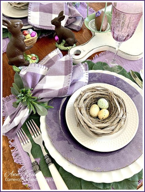 Easter Table Setting, Purple Easter, Vintage Easter Cards, Beautiful Tablescapes, Easter 2021, Easter Table Settings, Easter Tablescapes, Spring Easter Crafts, Spring Tablescapes