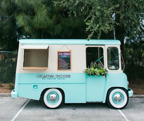 Foodtrucks Ideas, Step Van, Coffee Truck, Delivery Truck, Ice Cream Van, Flower Truck, Vintage Ice Cream, Mobile Business, Mobile Boutique