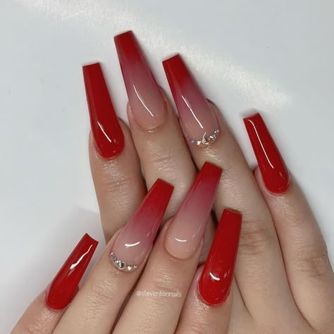 nails Red Ombre Nails, Unghie Sfumate, Red Acrylic Nails, Long Acrylic Nail Designs, Ombre Acrylic Nails, Beige Nails, Glow Nails, Long Acrylic Nails Coffin, Acrylic Nails Coffin Pink