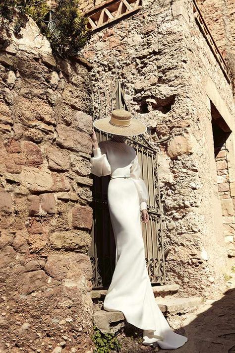 39 Best Vintage-Inspired Wedding Dresses of 2021 Yolan Cris Wedding Dress, Vintage Inspired Wedding Gown, Silk Wedding Gown, 2nd Wedding Dresses, Vintage Ball Gowns, Dreamy Gowns, Vintage Inspired Wedding Dresses, Mod Mini Dress, Simple Gowns