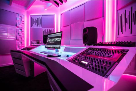 Pink Recording Studio, Pink Music Studio, Rebecca Core, Vaporwave Music, Dj Studio, Studio At Home, Home Recording Studio Setup, Recording Studio Setup, Music Recording Studio