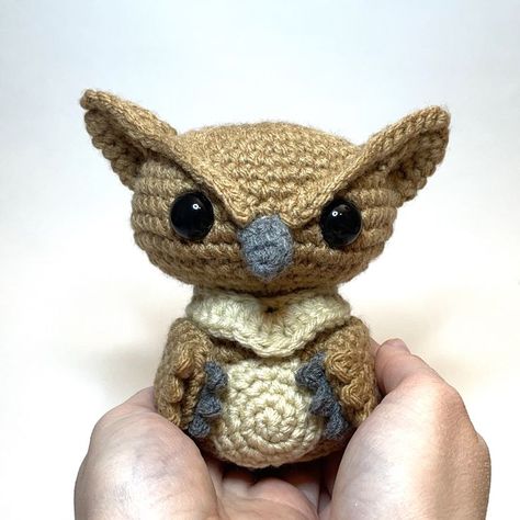 Who wouldn't want to have this adorable monster by their side? Owlbear Crochet, Amigurumi Pattern Free, Random Crochet, Big Yarn, Super Saver, Baby Turtles, Crochet Baby Patterns, Pattern Free, Baby Patterns