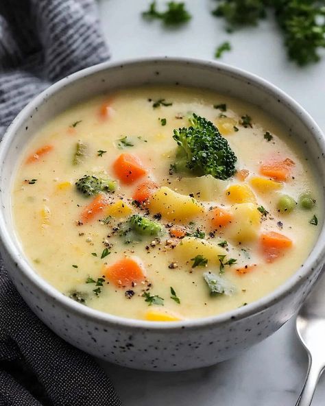 Dixie Stampede Creamy Vegetable Soup Recipe, Vegtable Soup Recipes, Vegetable Soup Vegetarian, Creamy Veggie Soup, Creamy Vegetable Soup, Hearty Recipes, New Years Eve Dinner, Vegetable Soup Recipes, Veggie Soup