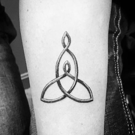 Mother and Son Trinity Celtic Mother Son Tattoo Symbols, Mom And Son Tattoo Ideas Simple, Celtic Mother Tattoos, Mom Son Tattoo, Girly Thoughts, Son Tattoos, Trinity Tattoo, Witch City, Mother Son Tattoos